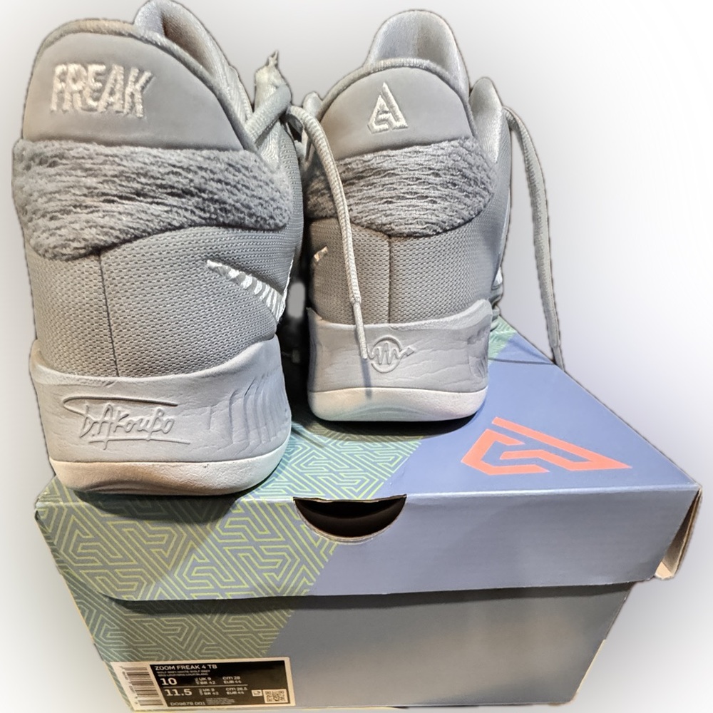 Zoom Freak 4 TB “Wolf Grey” Giannis